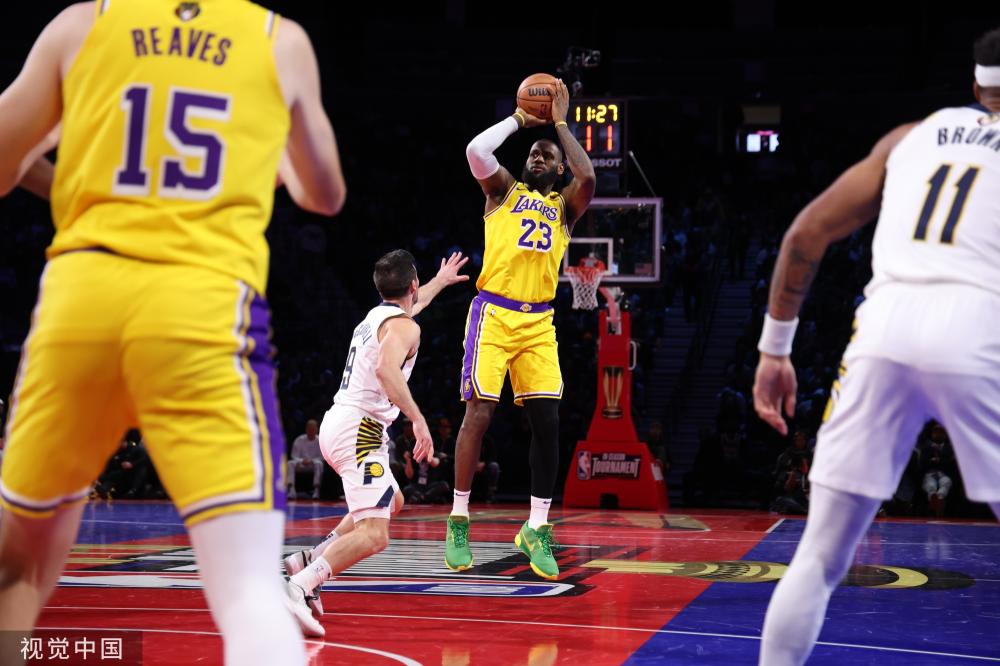 杨瀚森身着 杨瀚森身着